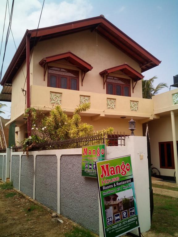 Hotel Yoho Mango House à Negombo Extérieur photo
