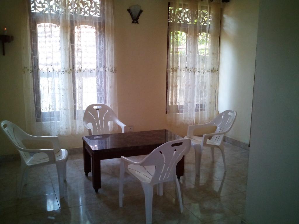 Hotel Yoho Mango House à Negombo Extérieur photo